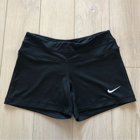 Nike Dri-Fit Performance Shorts in Black - Picture 1 of 8